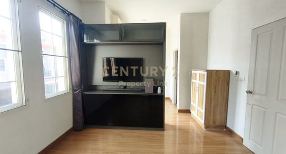 For rent and for sale 4 bedrooms townhouse in Mueang Nonthaburi, Nonthaburi