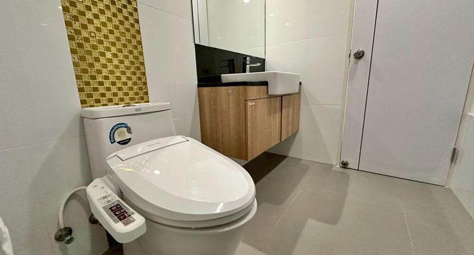 For rent and for sale 1 bed condo in Si Racha, Chonburi