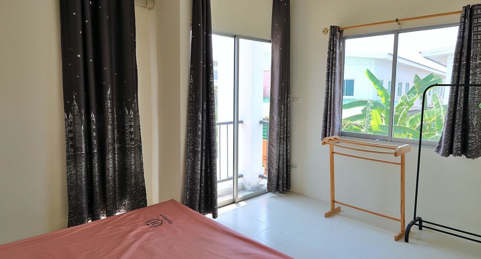 For sale 2 bedrooms townhouse in Mueang Chon Buri, Chonburi