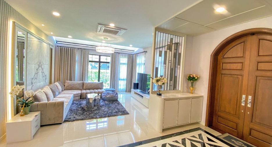 For sale 4 bedrooms house in Thawi Watthana, Bangkok