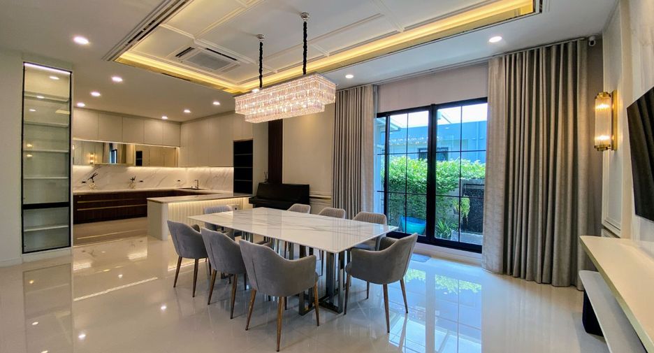 For sale 4 bedrooms house in Thawi Watthana, Bangkok