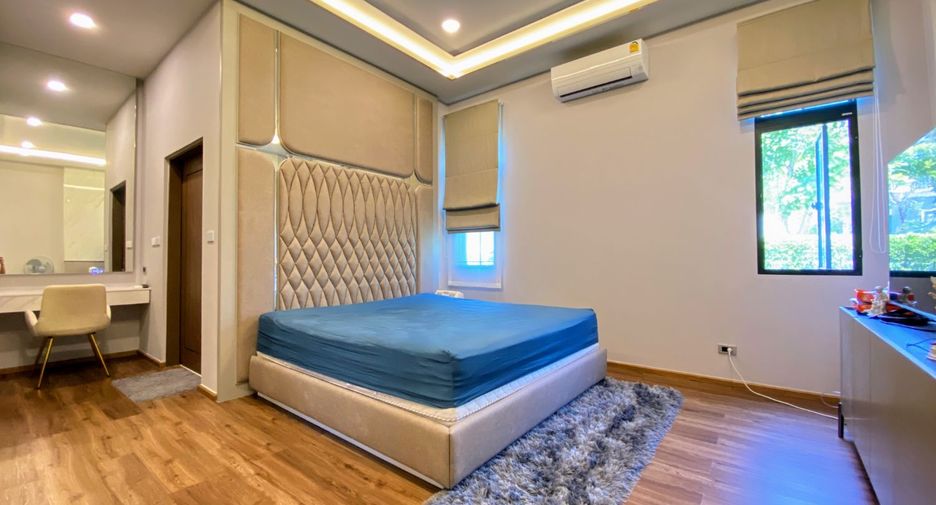 For sale 4 bedrooms house in Thawi Watthana, Bangkok