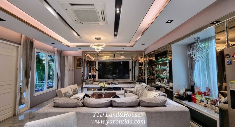 For sale 4 bedrooms house in Taling Chan, Bangkok