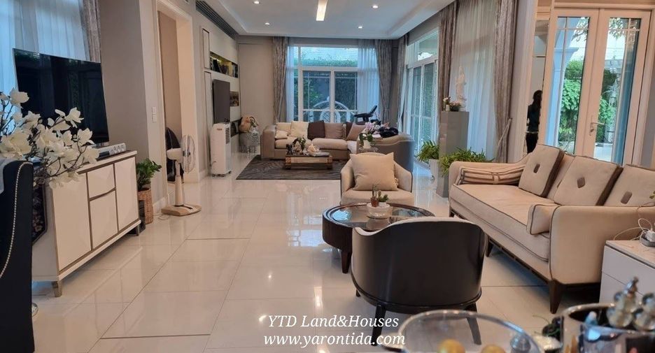 For sale 4 bedrooms house in Taling Chan, Bangkok