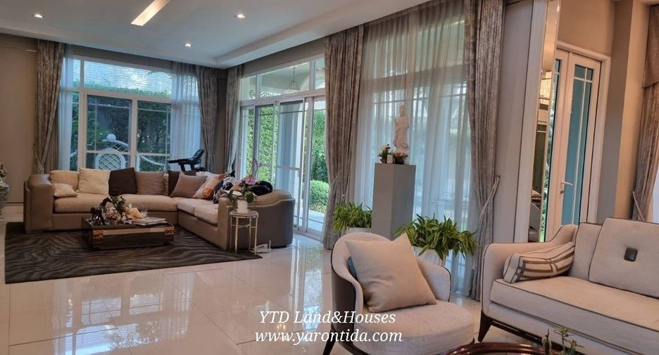For sale 4 bedrooms house in Taling Chan, Bangkok