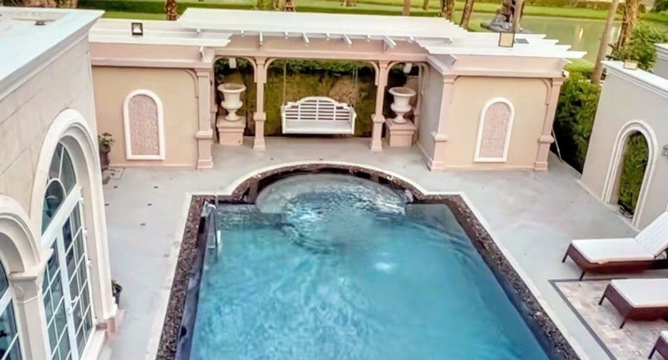 For sale 5 bedrooms house in Taling Chan, Bangkok