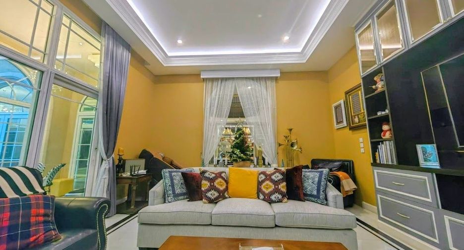 For sale 5 bedrooms house in Taling Chan, Bangkok