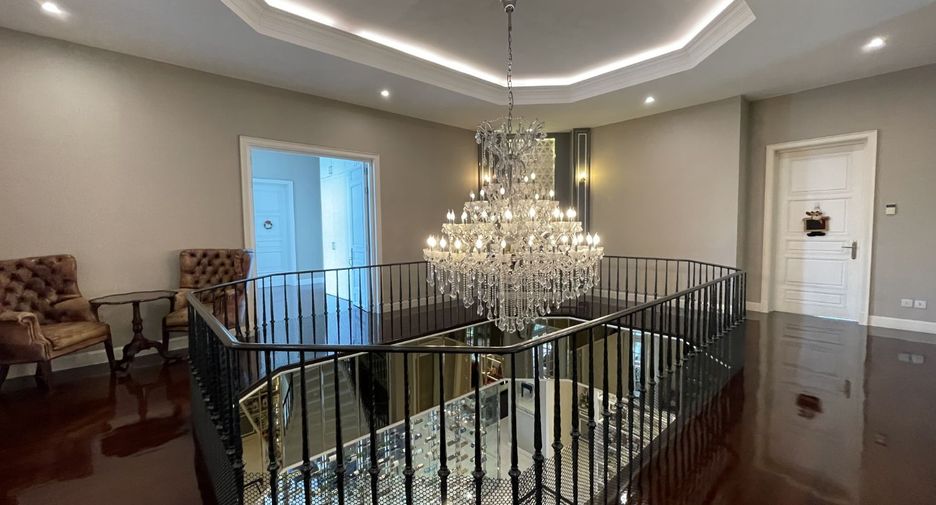 For sale 5 bedrooms house in Taling Chan, Bangkok