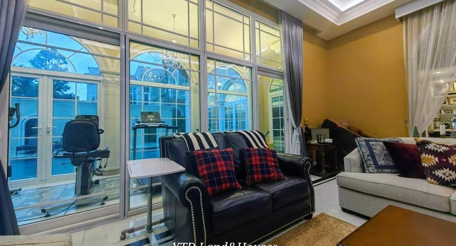 For sale 5 bedrooms house in Taling Chan, Bangkok