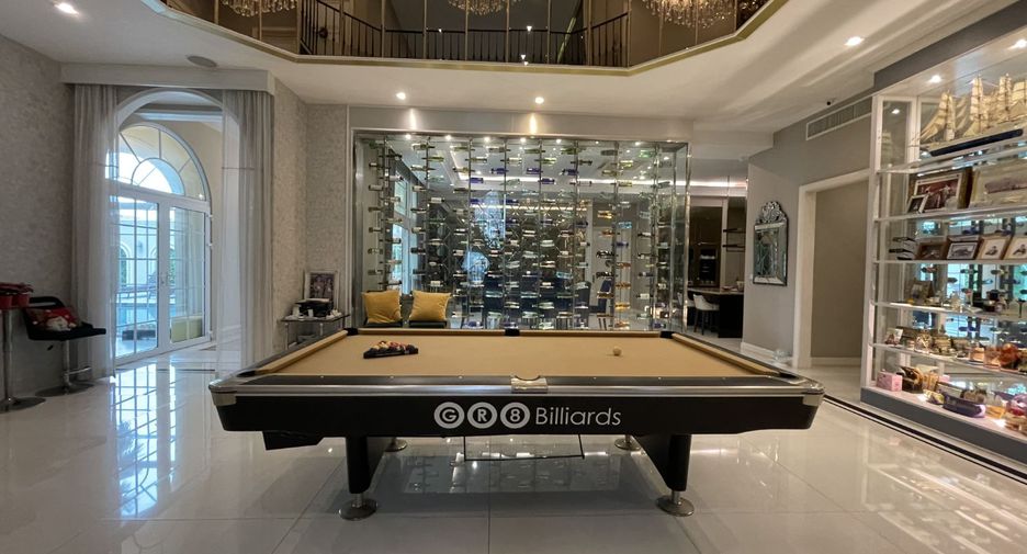 For sale 5 bedrooms house in Taling Chan, Bangkok
