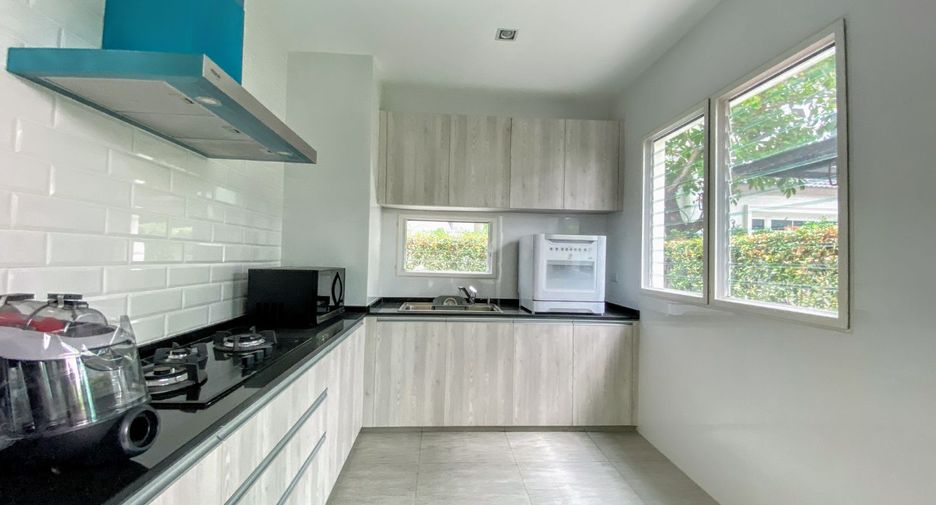 For sale 4 bedrooms house in Taling Chan, Bangkok