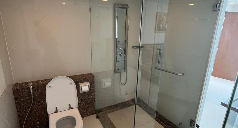 Apartamento en alquiler de 4 habitaciones en Bang Lamung, Chonburi