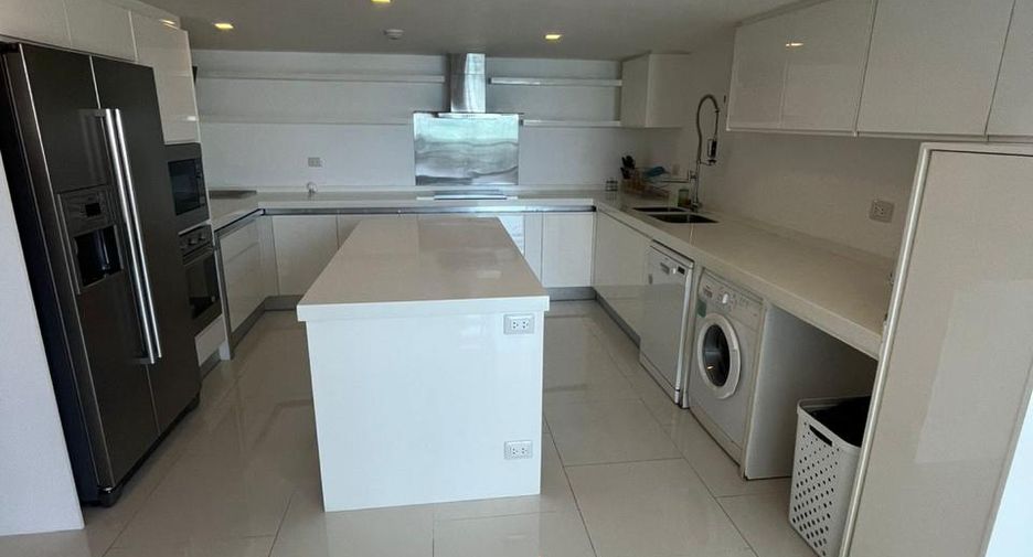 Apartamento en alquiler de 4 habitaciones en Bang Lamung, Chonburi