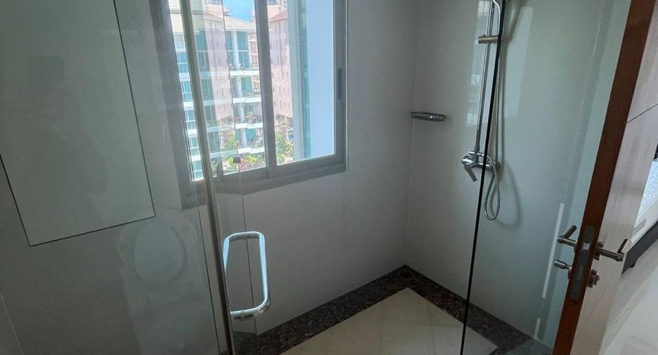 Apartamento en alquiler de 4 habitaciones en Bang Lamung, Chonburi