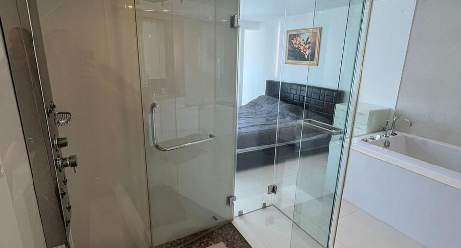Apartamento en alquiler de 4 habitaciones en Bang Lamung, Chonburi