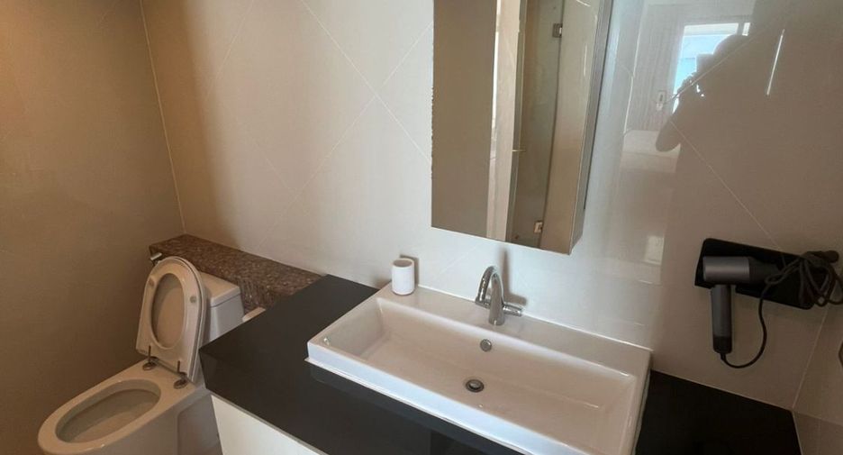 Apartamento en alquiler de 4 habitaciones en Bang Lamung, Chonburi