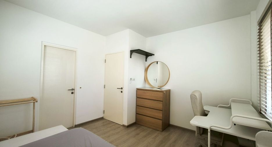For rent 2 bedrooms townhouse in Prawet, Bangkok