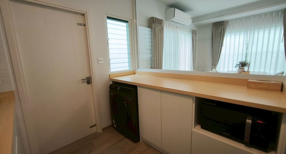For rent 3 bedrooms townhouse in Bang Phli, Samut Prakan