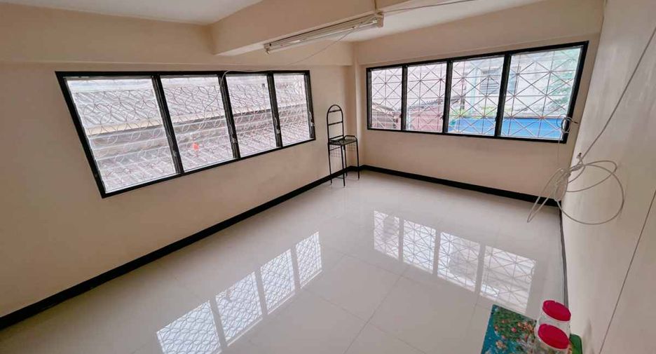 Local comercial en venta de 16 habitaciones en Bang Bon, Bangkok