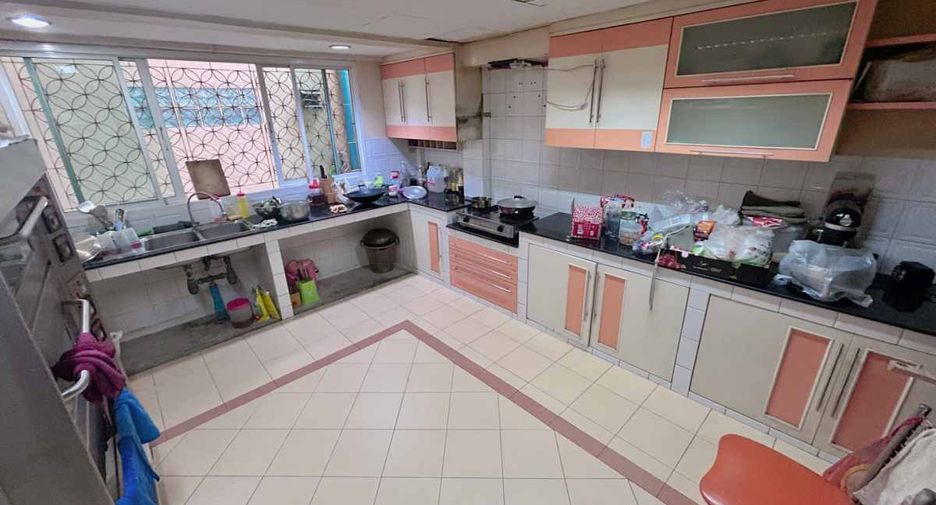 Local comercial en venta de 16 habitaciones en Bang Bon, Bangkok