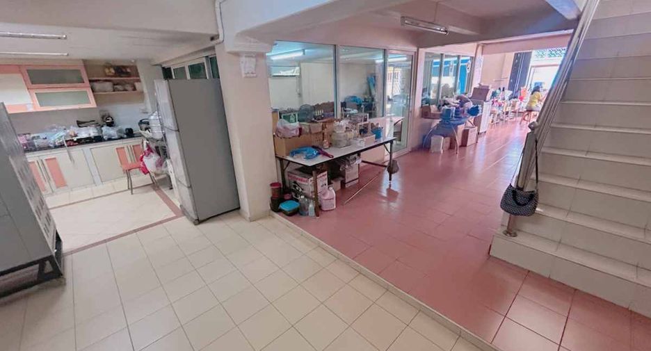 Local comercial en venta de 16 habitaciones en Bang Bon, Bangkok