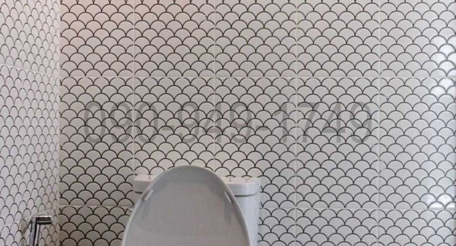 For rent 3 bedrooms retail Space in Bang Kapi, Bangkok