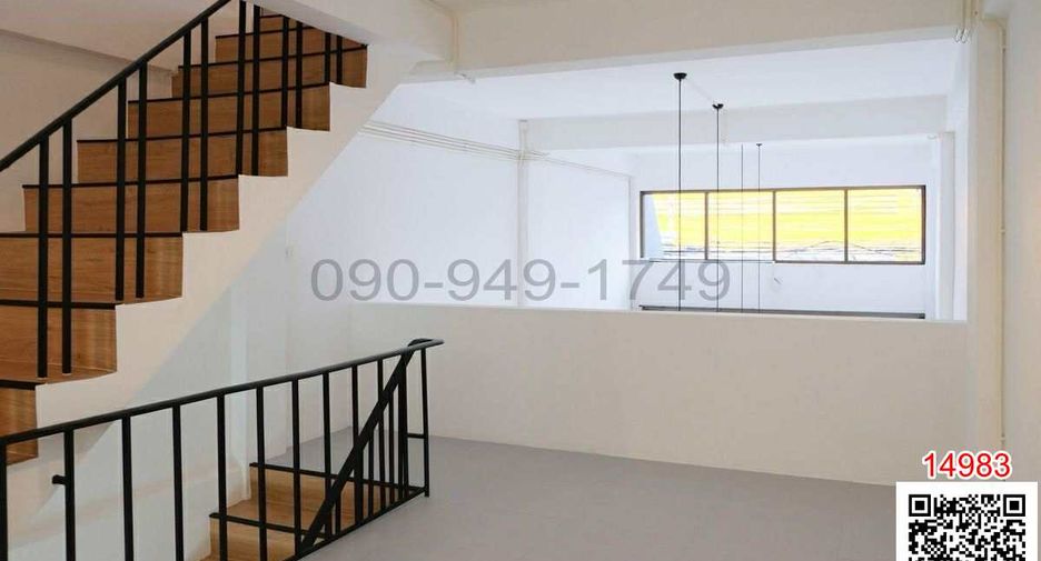 For rent 3 bedrooms retail Space in Bang Kapi, Bangkok