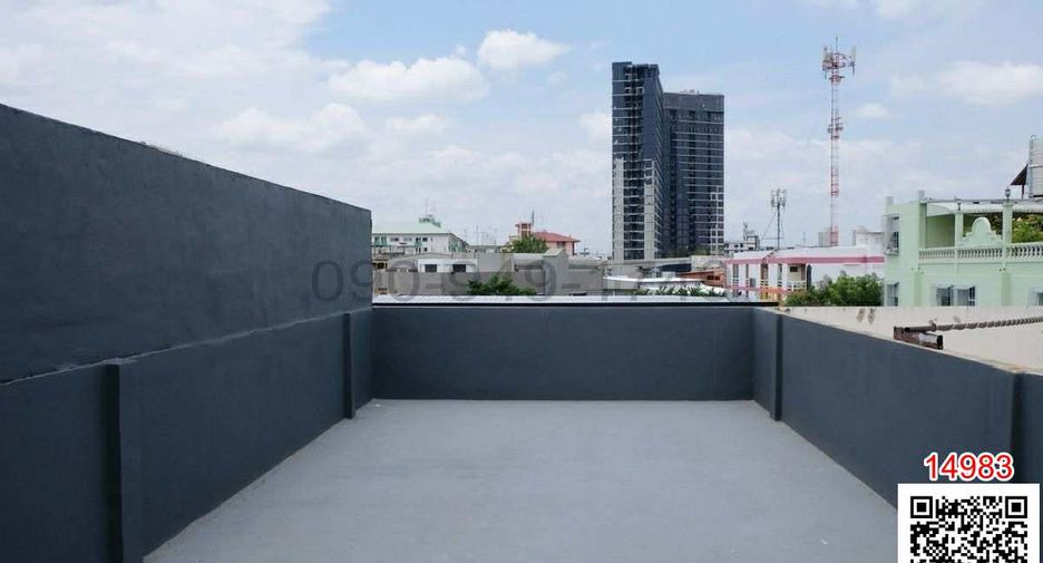 For rent 3 bedrooms retail Space in Bang Kapi, Bangkok