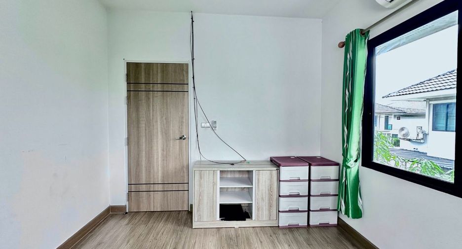 For sale 3 bedrooms house in Si Racha, Chonburi