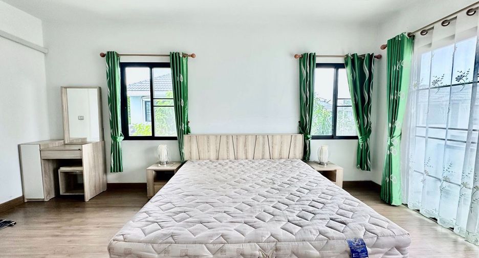 For sale 3 bedrooms house in Si Racha, Chonburi