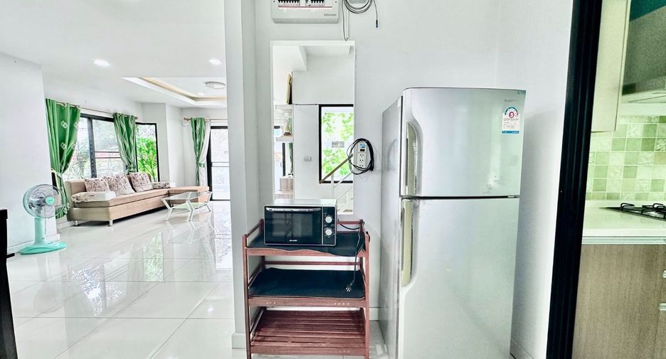For sale 3 bedrooms house in Si Racha, Chonburi