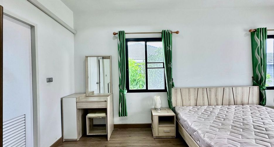 For sale 3 bedrooms house in Si Racha, Chonburi