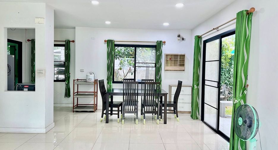 For sale 3 bedrooms house in Si Racha, Chonburi