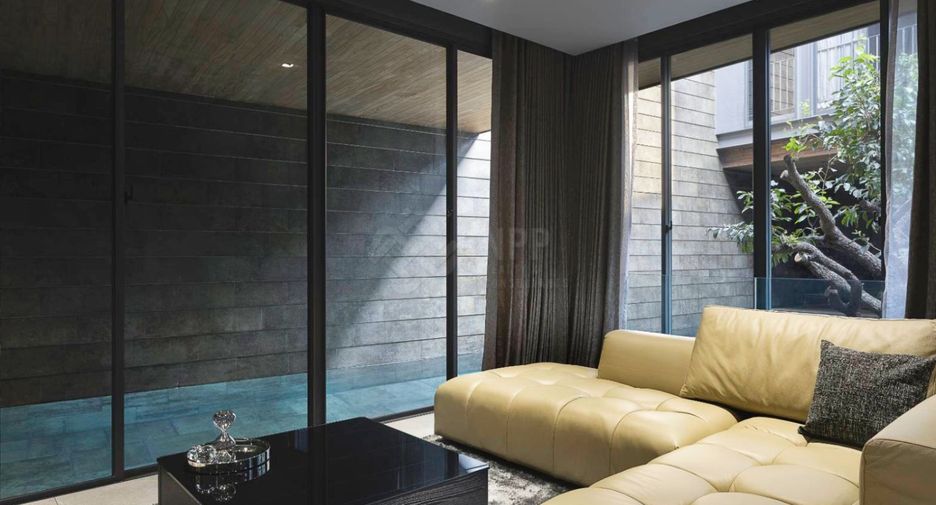 For sale 4 bedrooms house in Chatuchak, Bangkok