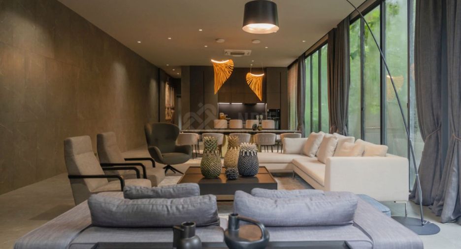 À vendre 5 chambres maison à Lat Phrao, Bangkok