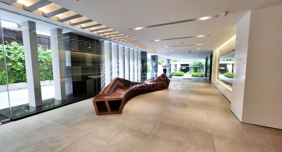 For sale 3 bedrooms condo in Khlong Toei, Bangkok