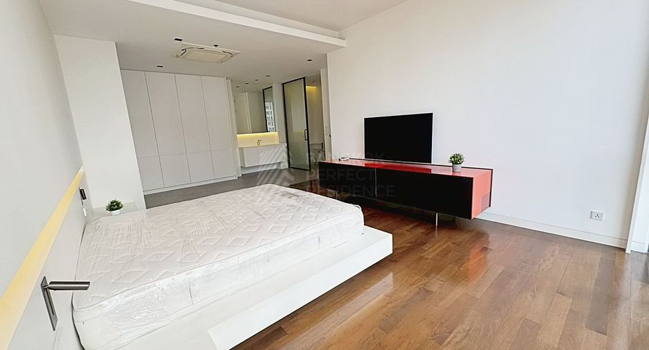 For sale 2 bedrooms condo in Khlong Toei, Bangkok