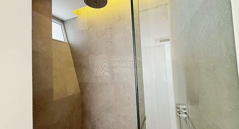 For sale 2 bedrooms condo in Khlong Toei, Bangkok