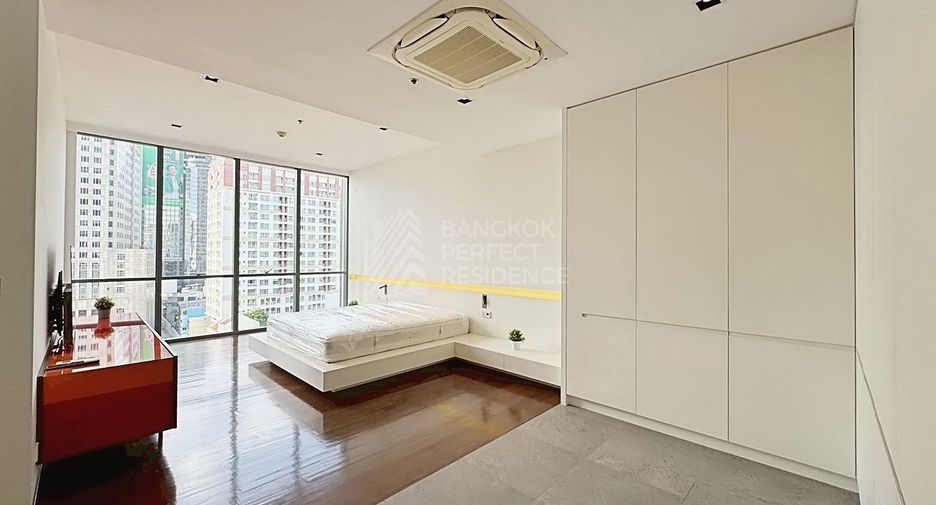 For sale 2 bedrooms condo in Khlong Toei, Bangkok