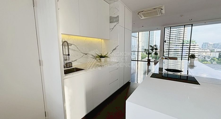 For sale 2 bedrooms condo in Khlong Toei, Bangkok