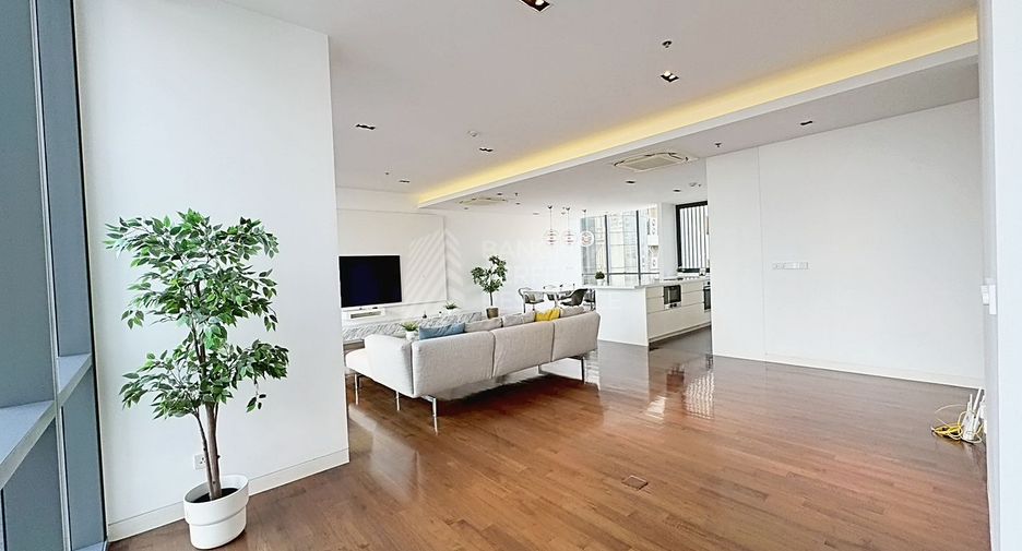 For sale 2 bedrooms condo in Khlong Toei, Bangkok