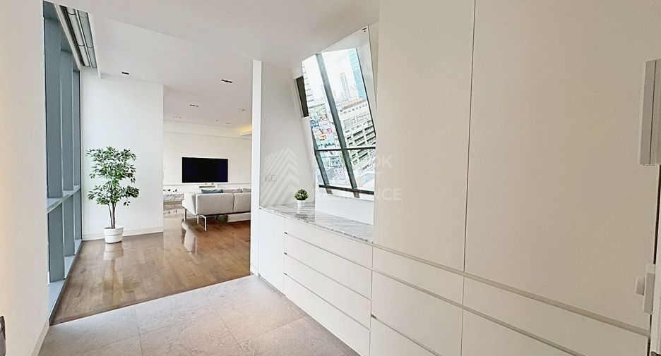 For sale 2 bedrooms condo in Khlong Toei, Bangkok