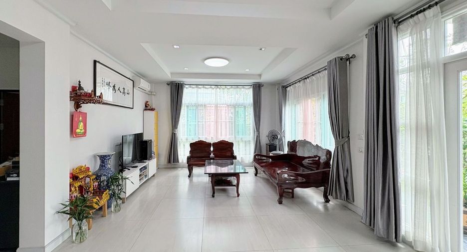 For sale 4 bedrooms house in Thawi Watthana, Bangkok
