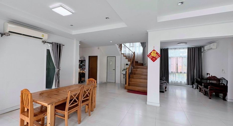 For sale 4 bedrooms house in Thawi Watthana, Bangkok
