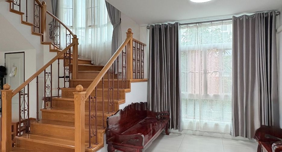 For sale 4 bedrooms house in Thawi Watthana, Bangkok