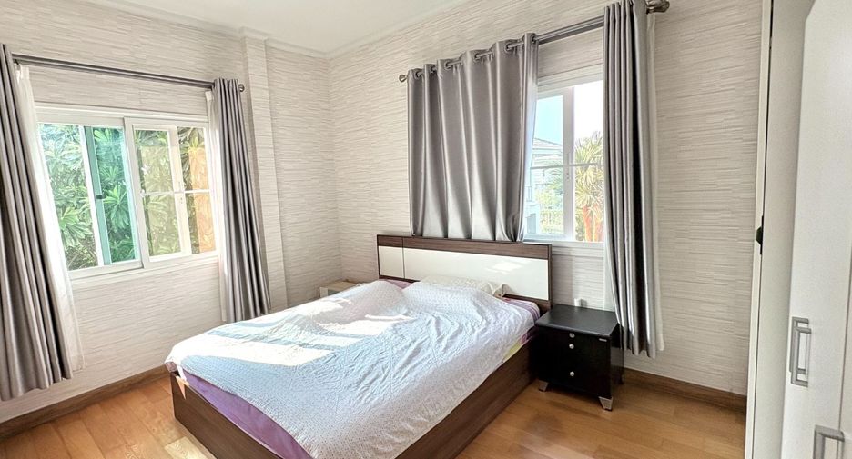 For sale 4 bedrooms house in Thawi Watthana, Bangkok