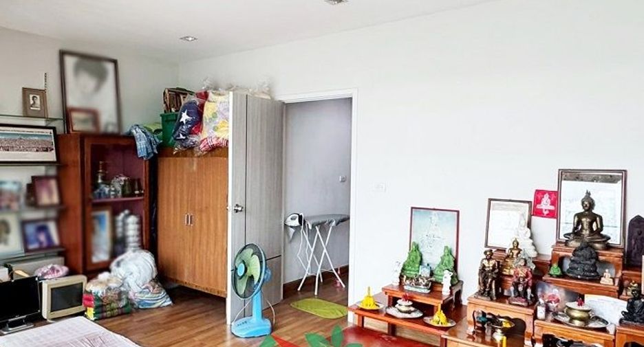 For sale 3 bedrooms townhouse in Nong Khaem, Bangkok