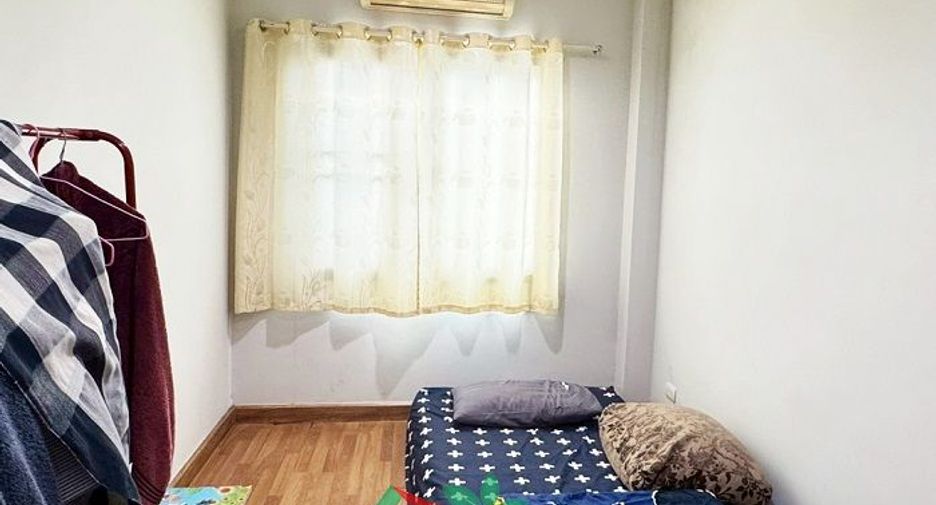 For sale 3 bedrooms townhouse in Nong Khaem, Bangkok