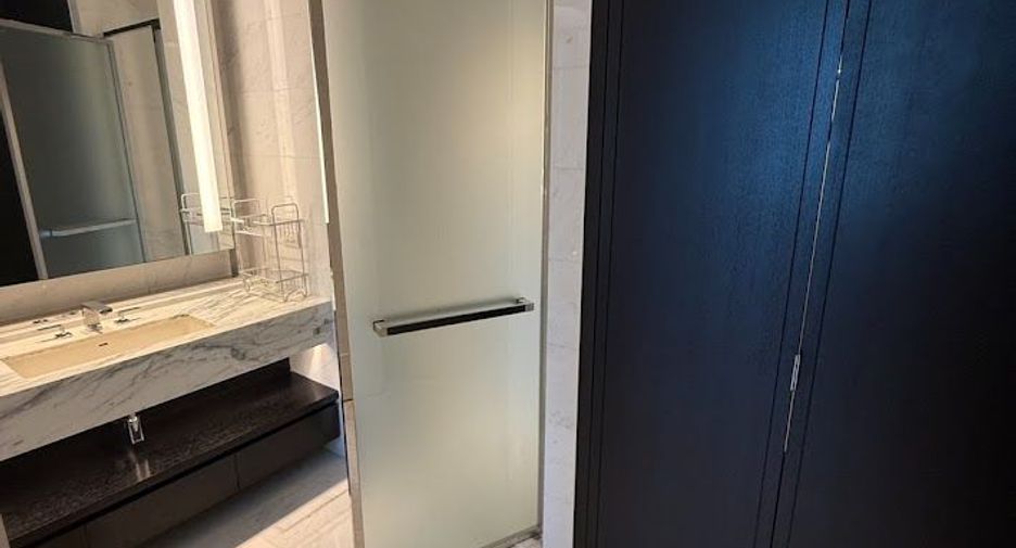 For rent 4 bedrooms condo in Bang Kho Laem, Bangkok