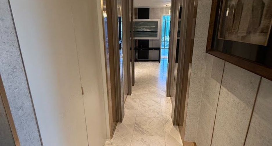 For rent 4 bedrooms condo in Bang Kho Laem, Bangkok